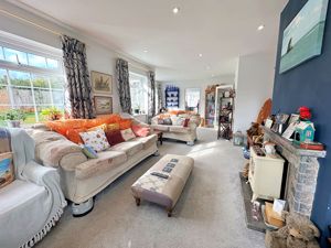 Lounge- click for photo gallery